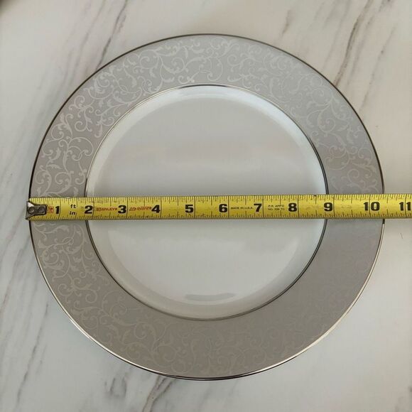 Mikasa Parchment Dinner Plate Set of 4 L3438 Fine Dining China - Picture 5 of 6